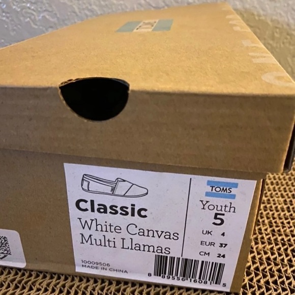 TOMS Llama Slip On Canvas Shoes - Picture 6 of 8